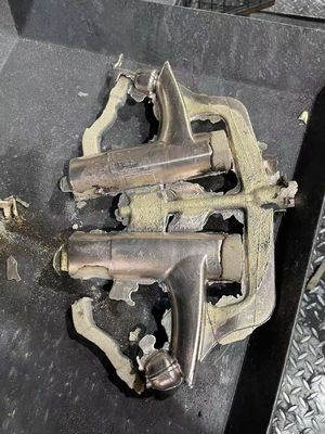 CNC döküm makinesiMesa otomatik döküm makinesi- 2 manipülatör düşük basınçlı döşeme döküm makinesi
